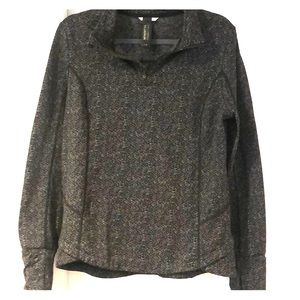 Women’s active wear long sleeve top